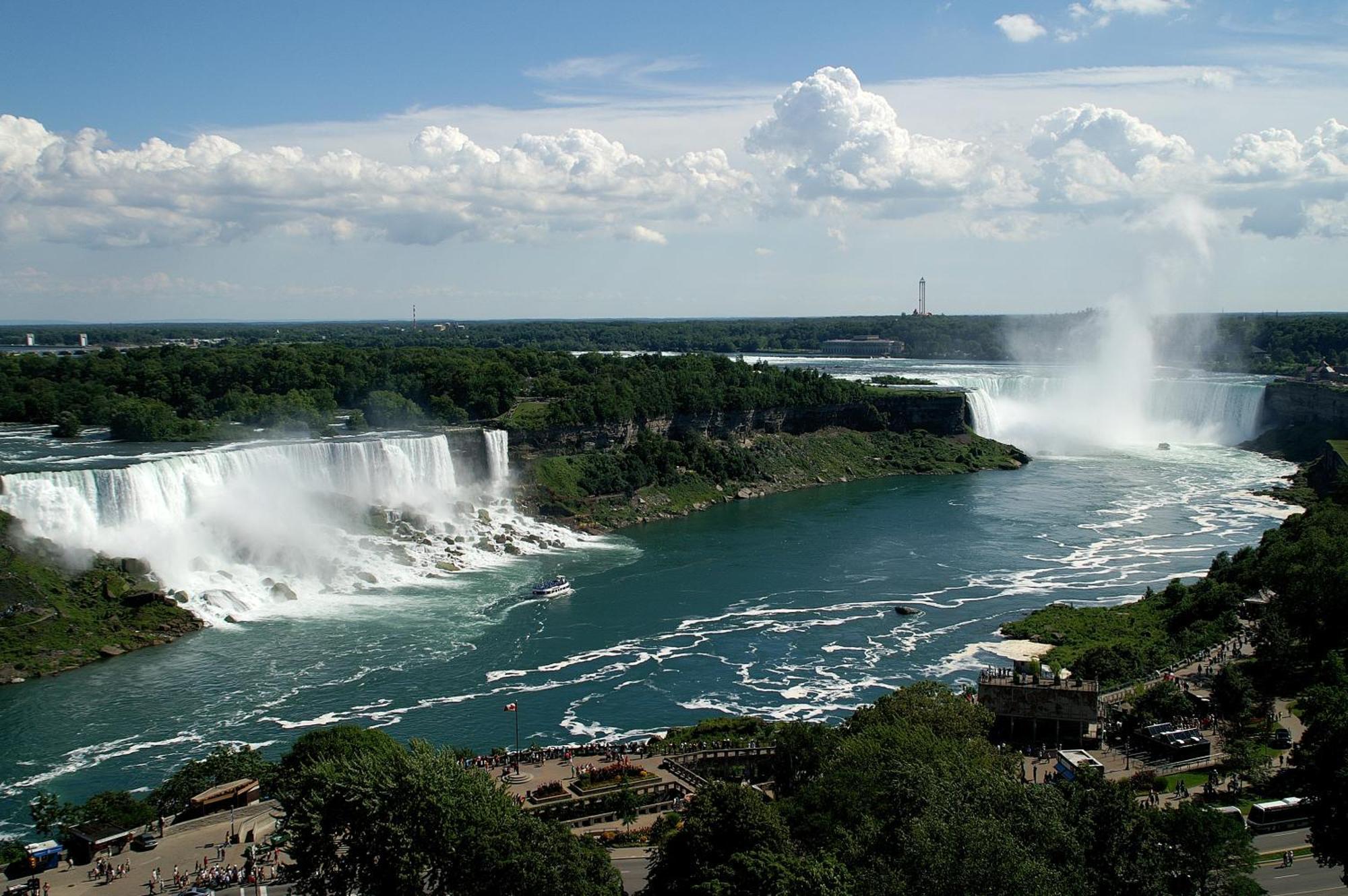 Niagara Getaway Across Fallsview Exterior photo